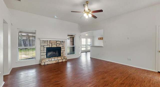 Photo of 232 Cotton Wood Ct, Rockwall, TX 75032