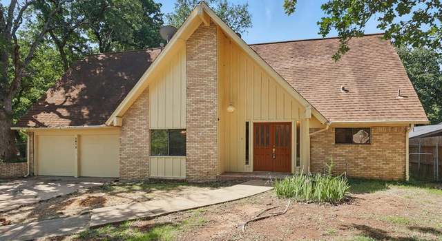 Photo of 2812 Oak Cliff Ln, Arlington, TX 76012