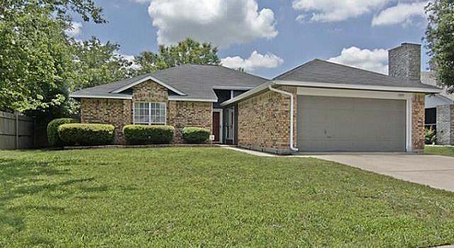 Photo of 2809 White Oak Dr, Grand Prairie, TX 75052