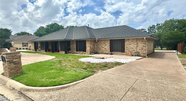 Photo of 6121 Lantana Ln, Fort Worth, TX 76112