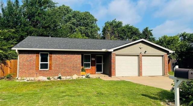 Photo of 322 Cherry St, Weatherford, TX 76086