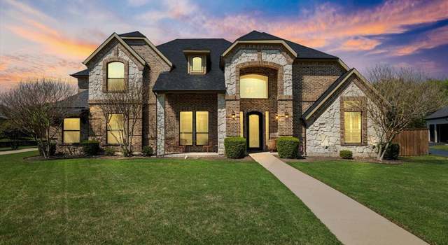 Photo of 319 Fountain Creek Ct, Red Oak, TX 75154
