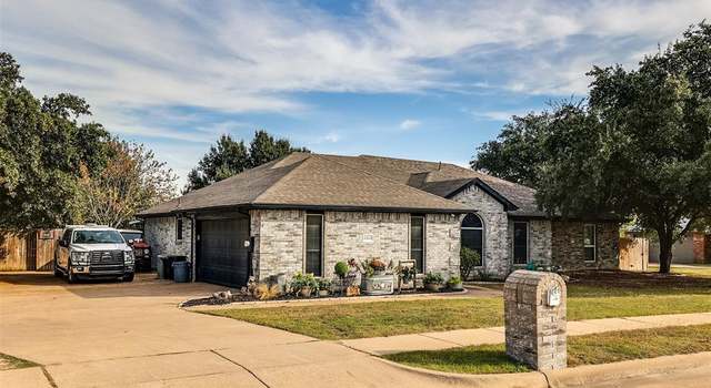 Photo of 6060 Park View Dr, Midlothian, TX 76065