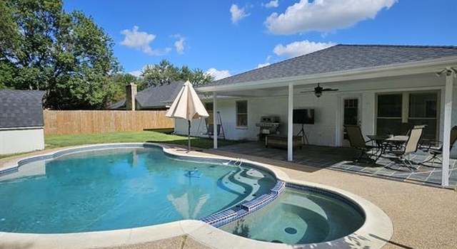 Photo of 1001 Hazelwood Dr, Mansfield, TX 76063