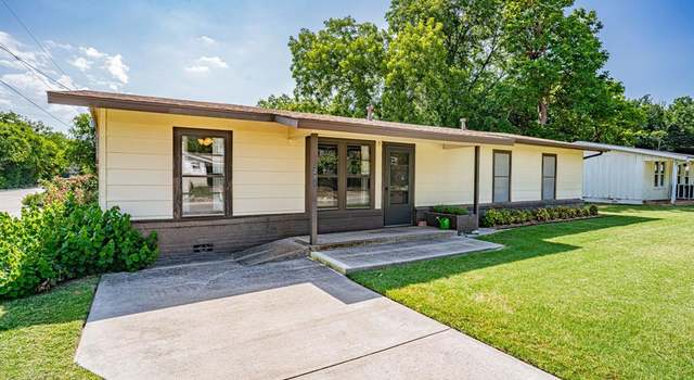 Photo of 201 S Lancaster St, Granbury, TX 76048
