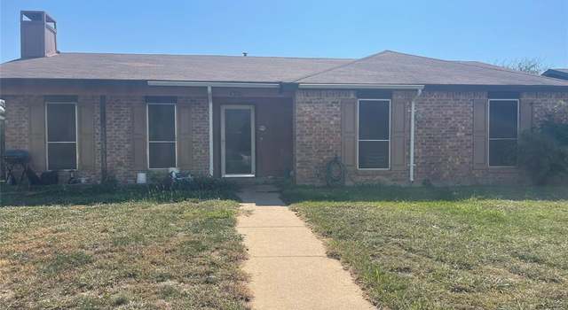 Photo of 1326 Greenbriar Ln, Lancaster, TX 75146