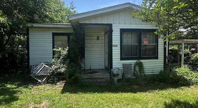 Photo of 6029 Graham St, Lake Worth, TX 76135