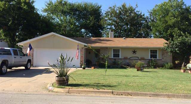 Photo of 748 Meadowlark Cir, Crowley, TX 76036