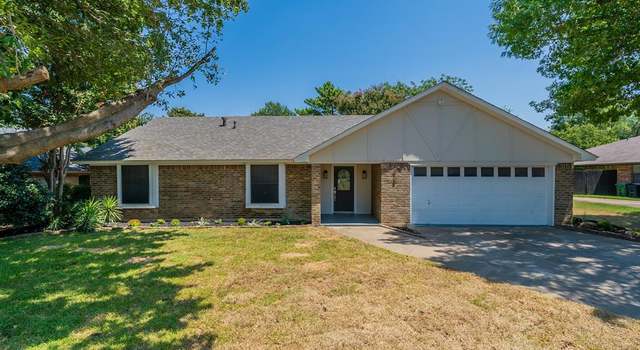 Property at 918 Glacier Ln, Grapevine, TX 76051, 3 beds, 2 baths