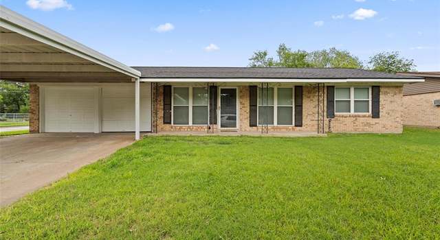 Photo of 301 S Rita St, Lacy Lakeview, TX 76705