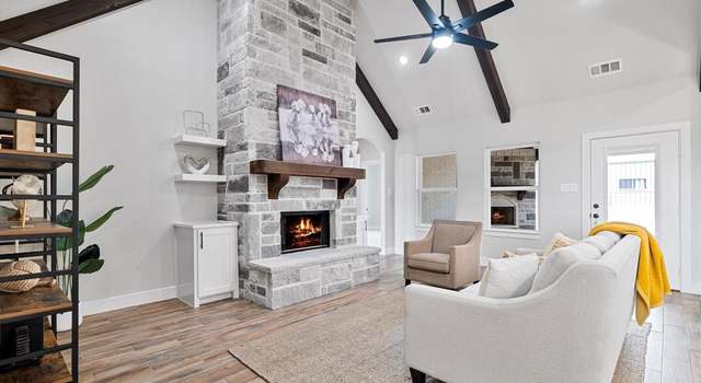 Photo of 233 Marshall Cir, Whitewright, TX 75491