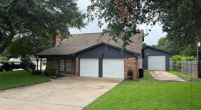 Photo of 1616 Timbercreek Rd, Benbrook, TX 76126