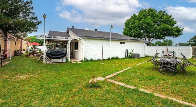 Photo of 3029 Meadow Creek Ct, Grand Prairie, TX 75052