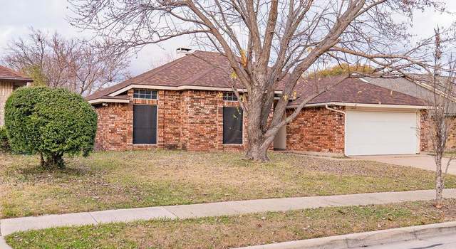 Photo of 2223 Edinburgh St, Arlington, TX 76018