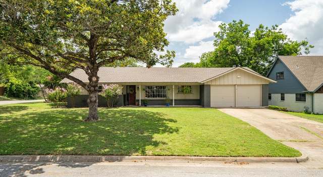 Photo of 4351 Wedgmont Cir S, Fort Worth, TX 76133
