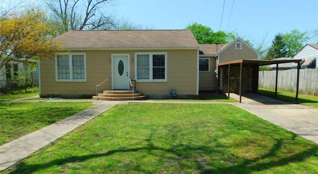 Photo of 206 S Preston St, Wolfe City, TX 75496