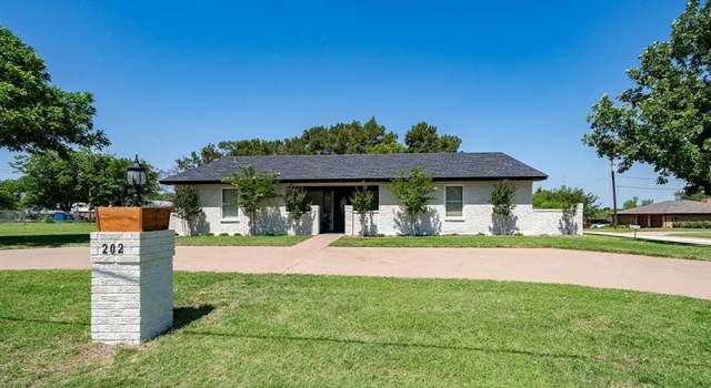 Photo of 202 Columbia St, Stamford, TX 79553