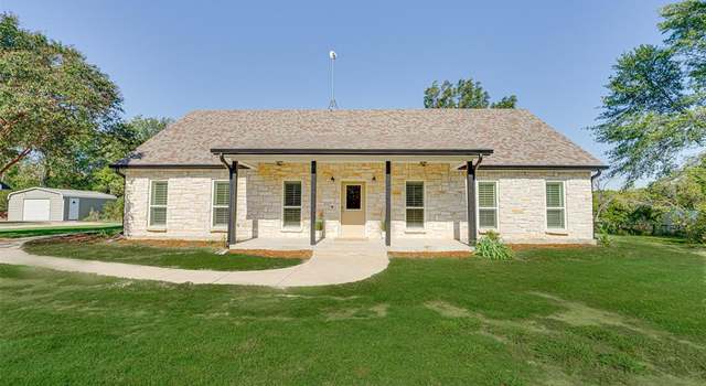 Photo of 421 Stacks Rd, Ennis, TX 75119