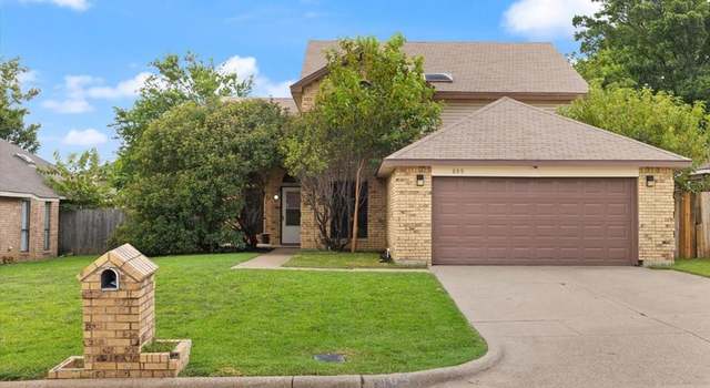 Photo of 809 Carrington Dr, Arlington, TX 76001