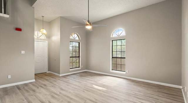 Photo of 809 Carrington Dr, Arlington, TX 76001