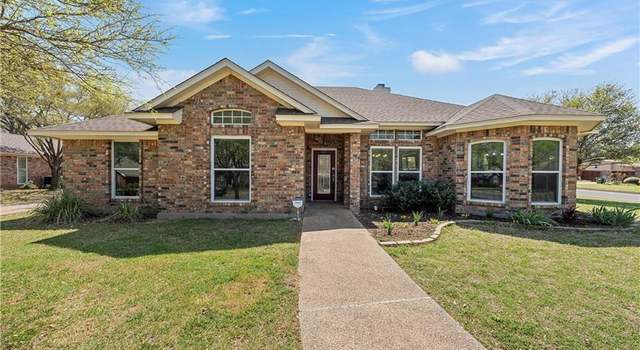 Photo of 301 Whispering Meadows Dr, Hewitt, TX 76643