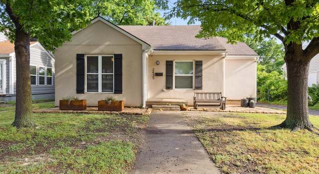 Photo of 2435 Wentworth St, Dallas, TX 75211