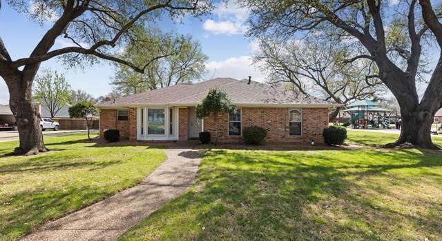 Photo of 230 Glenmere Dr, Highland Village, TX 75077