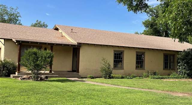 Photo of 900 SE Third St, Knox City, TX 79529