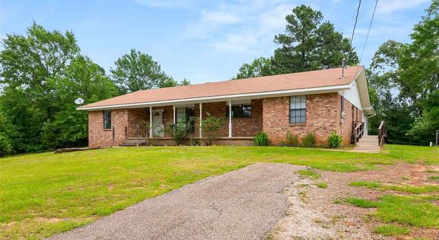 Photo of 2630 E Lake Dr, Gladewater, TX 75647