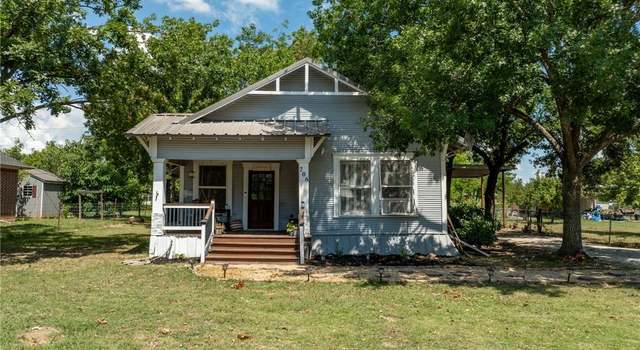 Photo of 706 E Gassaway, Lott, TX 76656