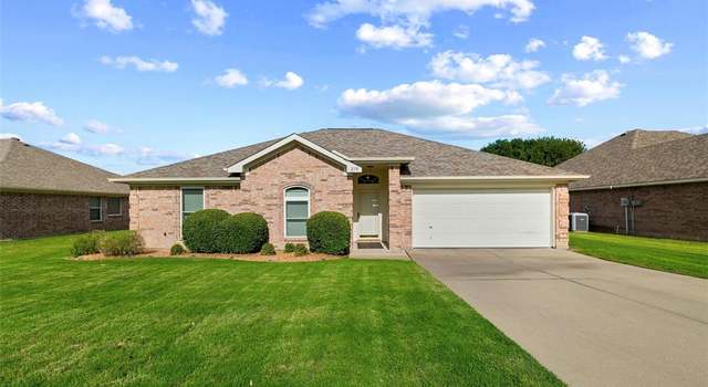 Photo of 218 Whispering Dell Ln, Weatherford, TX 76085