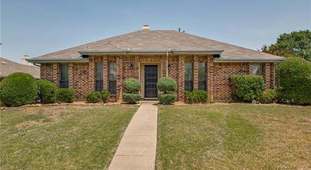 Photo of 1733 Saint James Dr, Carrollton, TX 75007