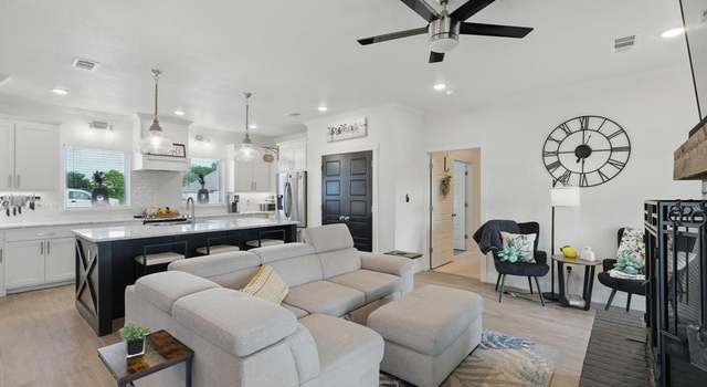 Photo of 121 Bluegrass Trl, Springtown, TX 76082