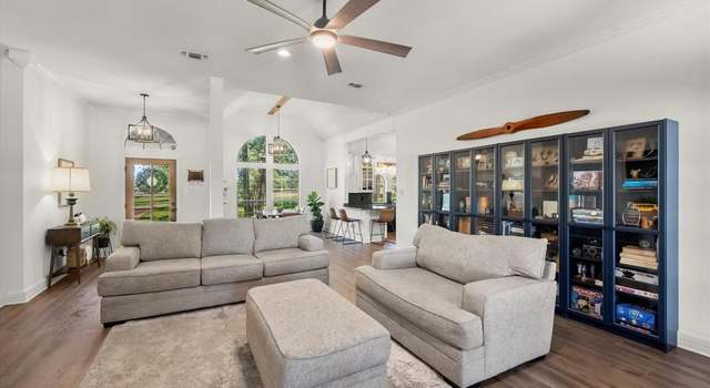 Photo of 313 High Point Rd, Burleson, TX 76028