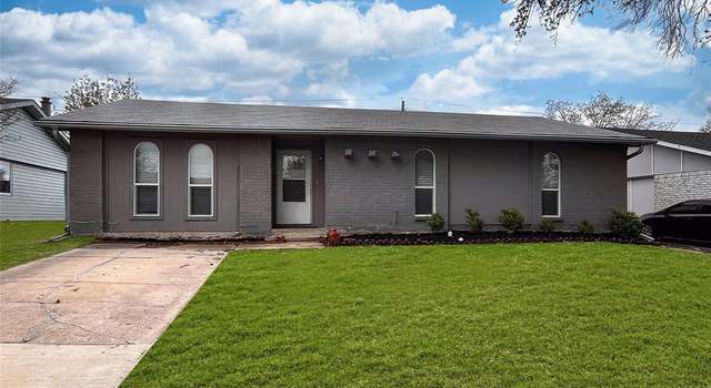 Photo of 2924 Lockwood Dr, Carrollton, TX 75007
