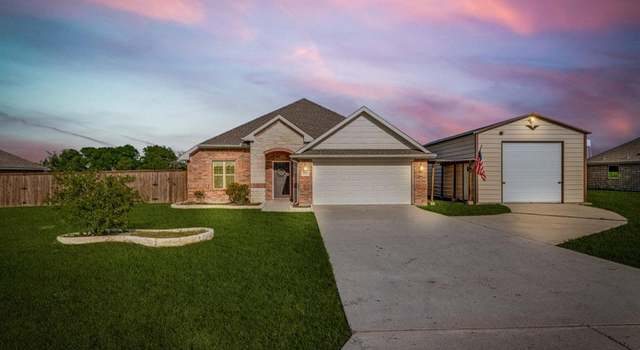 Photo of 3123 Gunsmoke Dr, Farmersville, TX 75442
