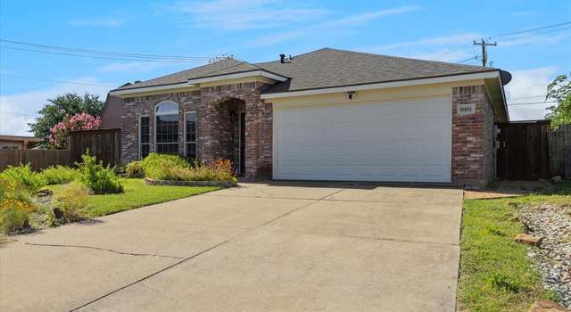 Photo of 10821 Deauville Cir S, Fort Worth, TX 76108