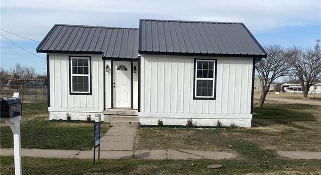 Photo of 610 NW 7th St, Hamlin, TX 79520