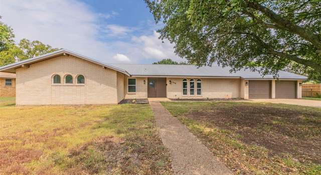 Photo of 706 Fillmore St, Mcgregor, TX 76657