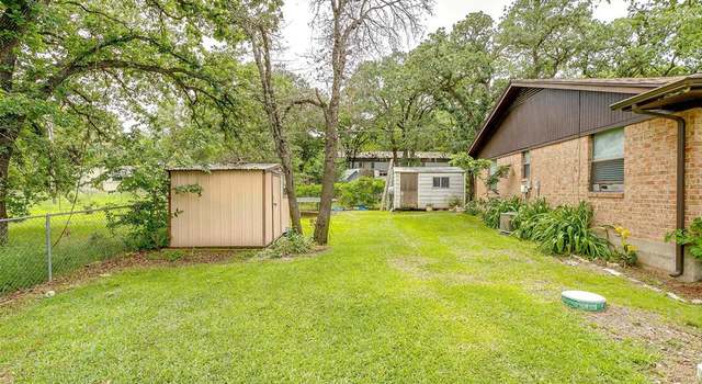 Photo of 814 Branding Iron Trl, Granbury, TX 76049