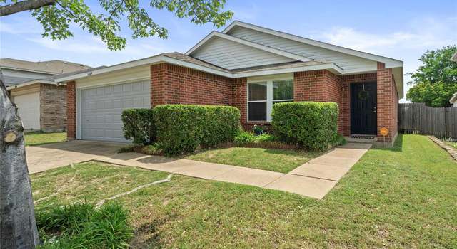 Photo of 5204 Newcastle Ln, Fort Worth, TX 76135