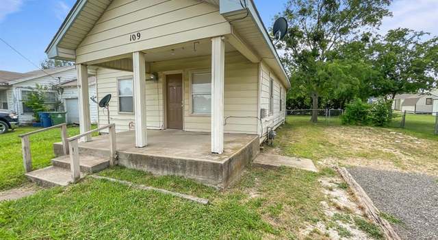 Photo of 109 S 5th St, Sanger, TX 76266