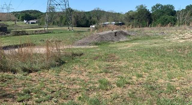 Photo of 3919 Alaska Ct, Granbury, TX 76048