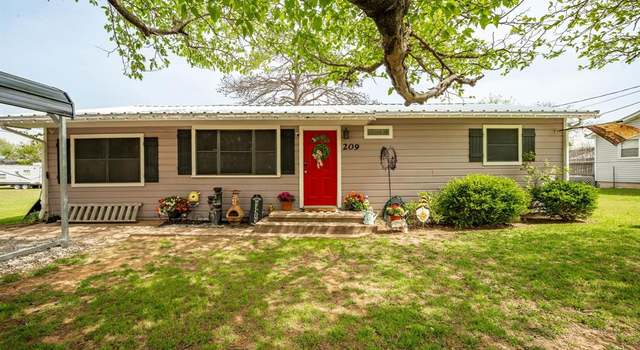 Photo of 209 S Comanche Dr, De Leon, TX 76444