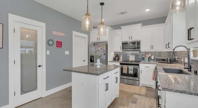 Photo of 631 E Texas St, Denison, TX 75021