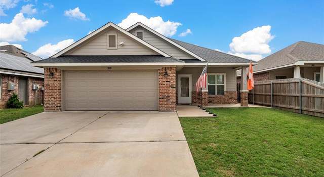 Photo of 305 N Lakeview Dr, Lacy Lakeview, TX 76705