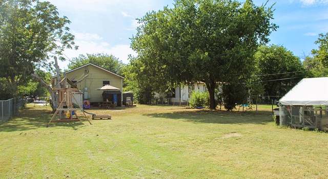 Photo of 723 Carolina St, Graham, TX 76450