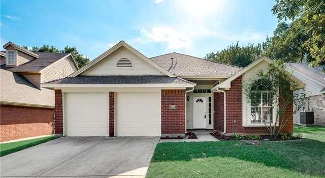 Photo of 2705 Scrimshire Ct, Euless, TX 76039