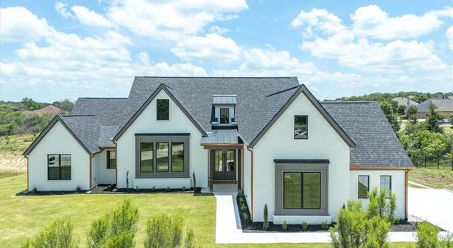 Photo of 711 Green Canyon Ct, Hudson Oaks, TX 76087