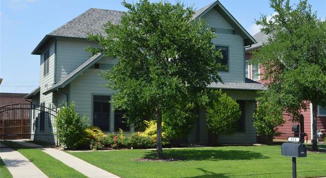 Photo of 613 E Wall St, Grapevine, TX 76051